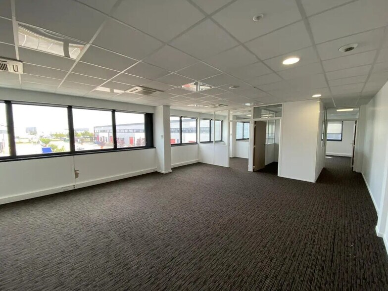 355 Avenue Henri Schneider, Meyzieu en alquiler - Foto del interior - Imagen 2 de 6