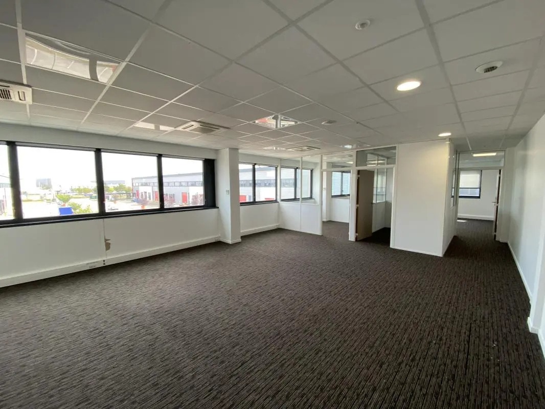 355 Avenue Henri Schneider, Meyzieu en alquiler Foto del interior- Imagen 1 de 4