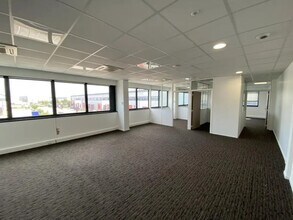 355 Avenue Henri Schneider, Meyzieu en alquiler Foto del interior- Imagen 1 de 4