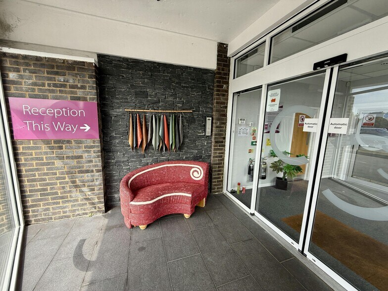 Crow Arch Ln, Ringwood en alquiler - Foto del edificio - Imagen 3 de 15