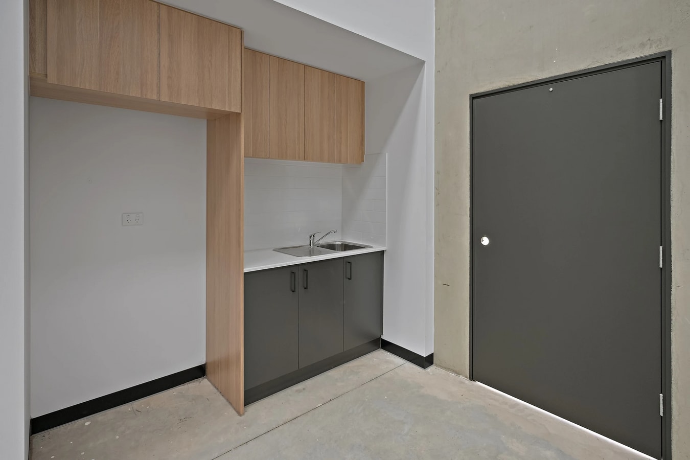 19-23 Paramount Rd, West Footscray, VIC 3012 - Unidad 13 -  - Foto del interior - Image 2 of 3