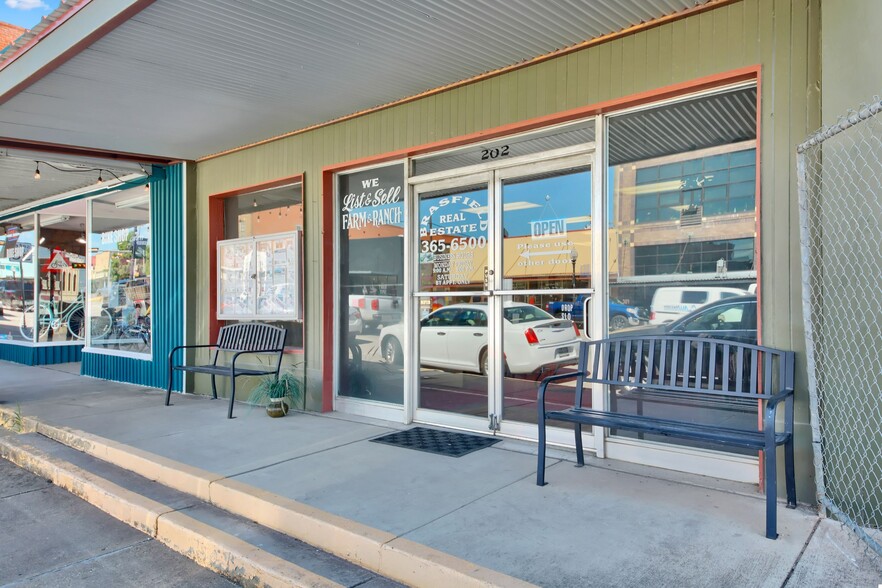 202 N Main St, Taylor, TX en venta - Foto del edificio - Imagen 1 de 31