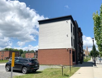 5101 Rue Frontenac, Lac-Mégantic, QC en venta - Foto del edificio - Imagen 2 de 4