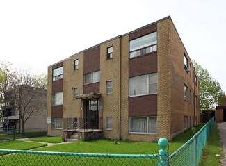 Más detalles de 80 Bartley Dr, Toronto, ON - Edificio residencial en venta