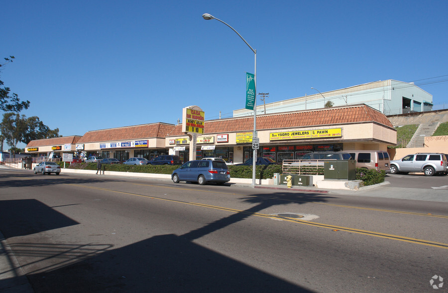 501 E San Ysidro Blvd, San Ysidro, CA en alquiler - Foto del edificio - Imagen 2 de 11