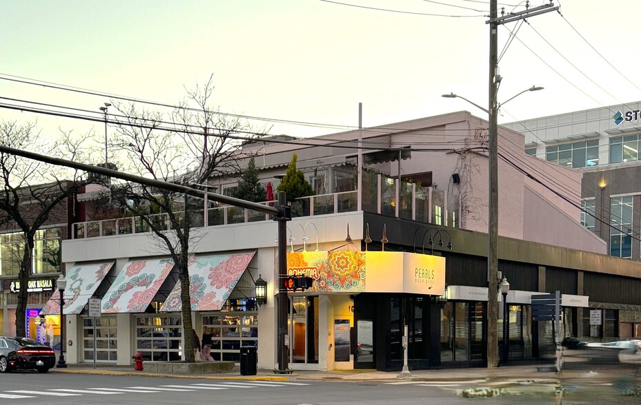 100 S Main St, Royal Oak, MI en venta - Foto del edificio - Imagen 2 de 12