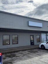 7334 Crater Lake Hwy, White City, OR en alquiler Foto del edificio- Imagen 1 de 12