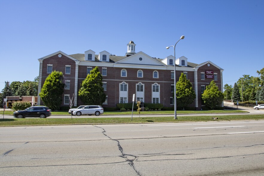 32121 Woodward Ave, Royal Oak, MI en alquiler - Foto del edificio - Imagen 1 de 3