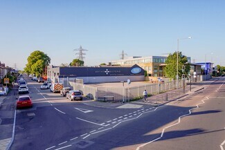 Más detalles de 193 London Rd, Staines - Nave en venta