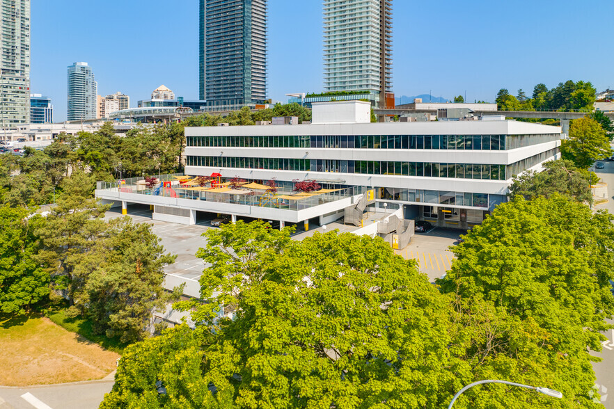 4664 Lougheed Hwy, Burnaby, BC en alquiler - Foto del edificio - Imagen 1 de 11