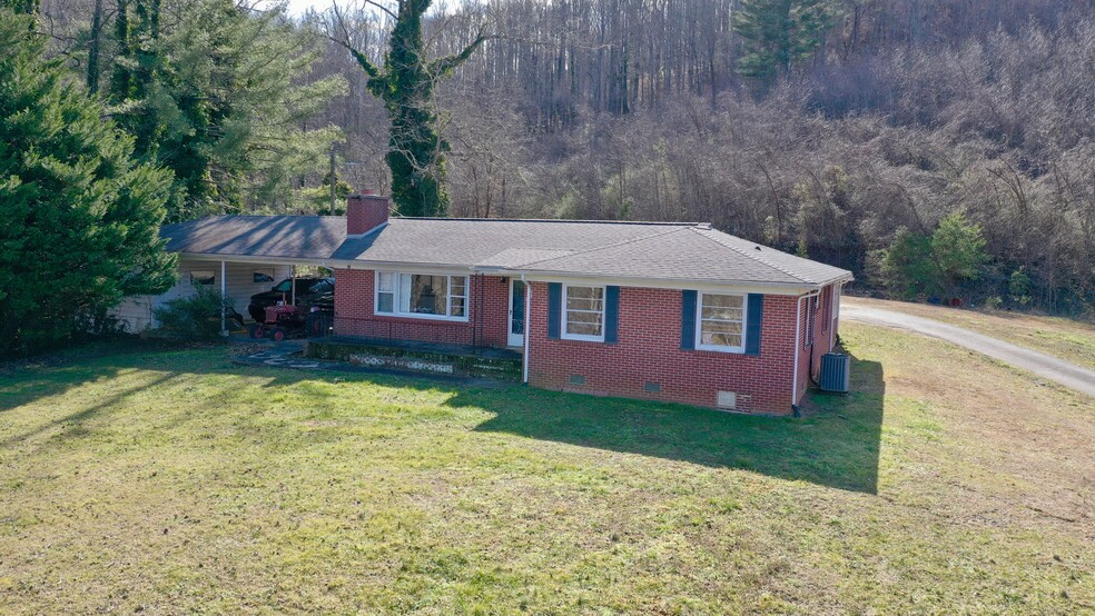 174 Walter Ashe Rd, Sylva, NC en venta - Foto del edificio - Imagen 3 de 33