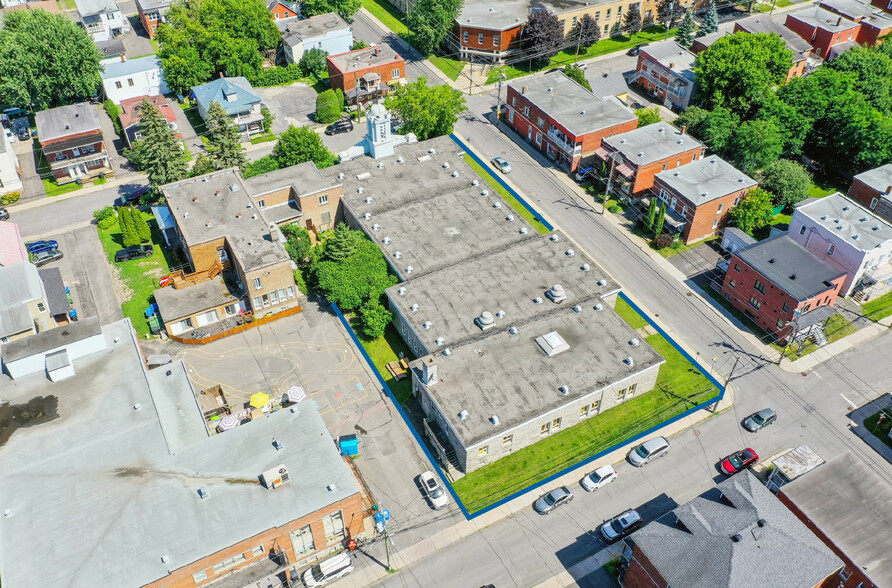 166 Rue Notre-Dame, Saint-jean-sur-richelieu, QC en venta - Vista aérea - Imagen 2 de 2