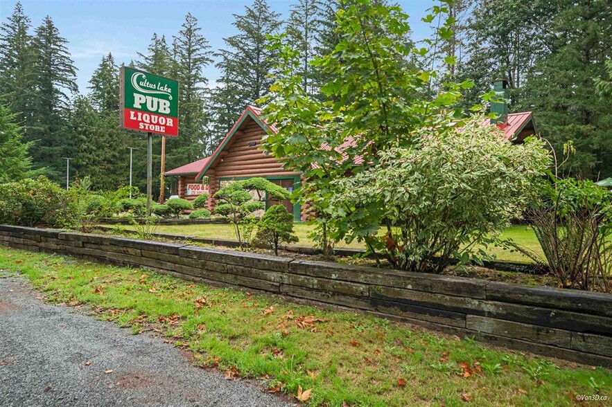 3696 Columbia Valley Rd, Cultus Lake, BC en venta - Foto del edificio - Imagen 2 de 37