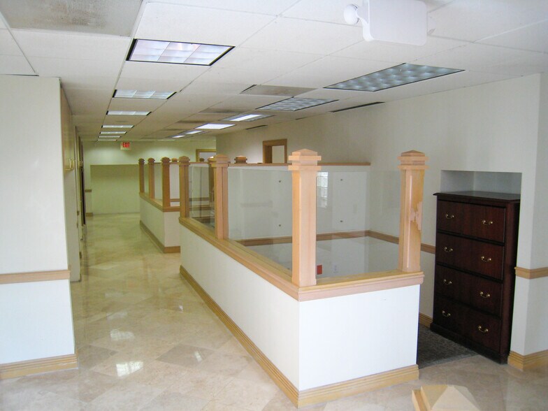 113 Almeria Ave, Coral Gables, FL en venta - Foto del edificio - Imagen 3 de 6