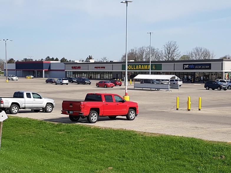 400 Simcoe St, Tillsonburg, ON en alquiler - Foto del edificio - Imagen 2 de 4