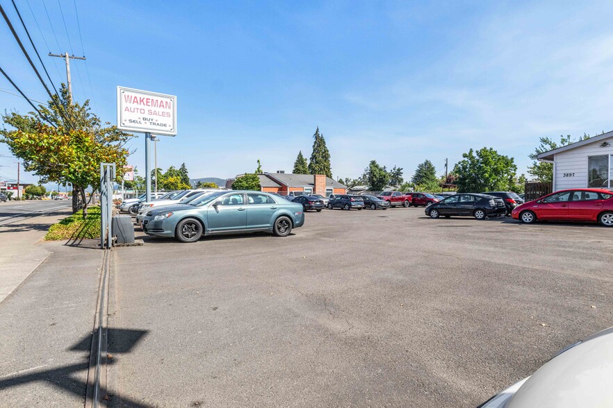 3897 Main St, Springfield, OR en venta - Foto del edificio - Imagen 2 de 17