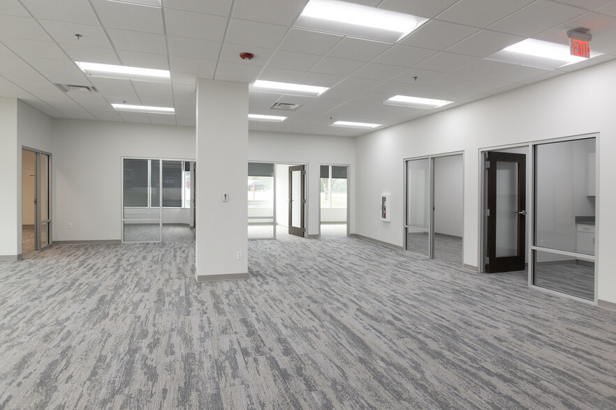 101 N Pine St, Spartanburg, SC en alquiler - Foto del interior - Imagen 3 de 8