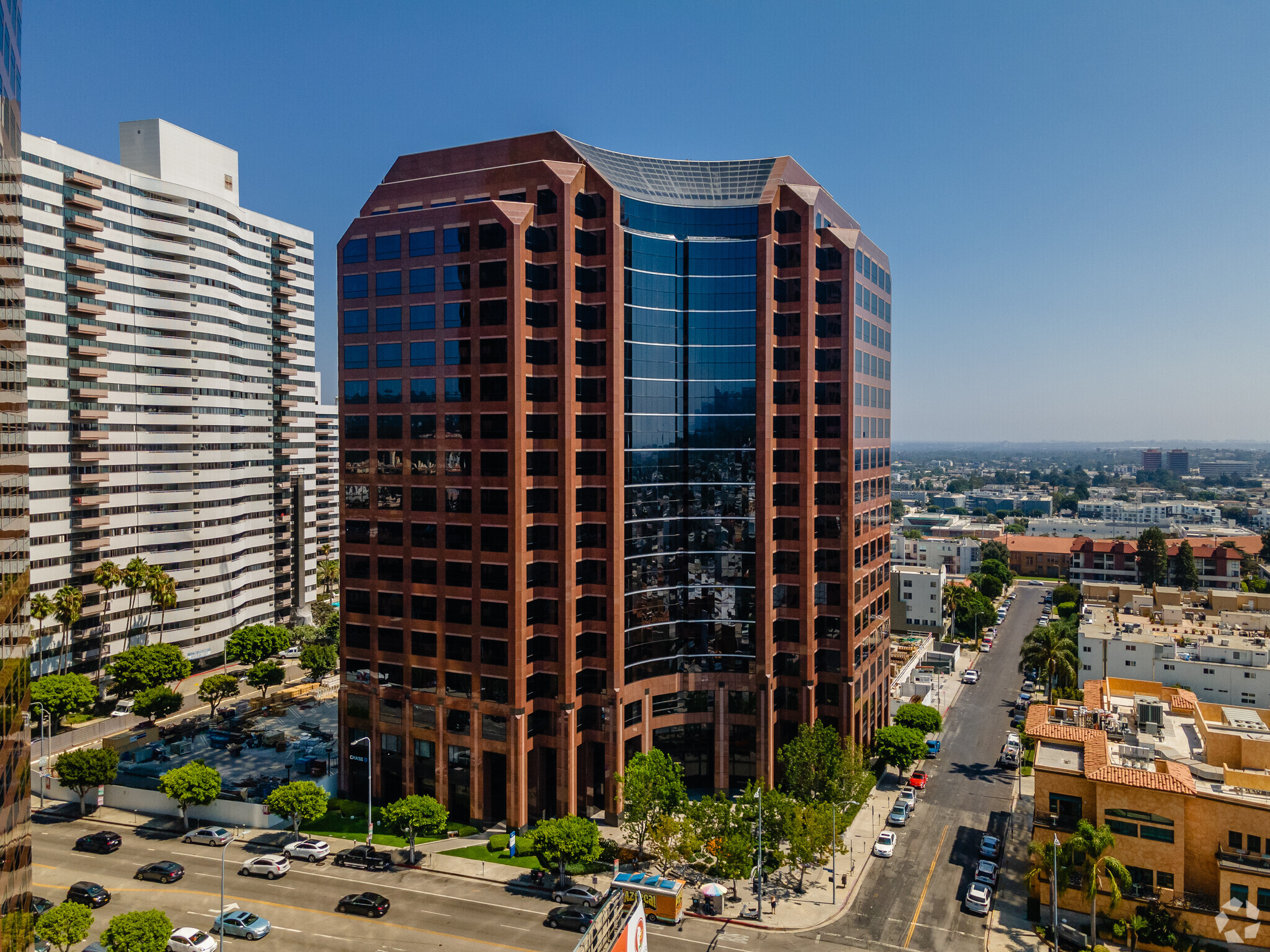 11766 Wilshire Blvd, Los Angeles, CA en alquiler Foto del edificio- Imagen 1 de 8