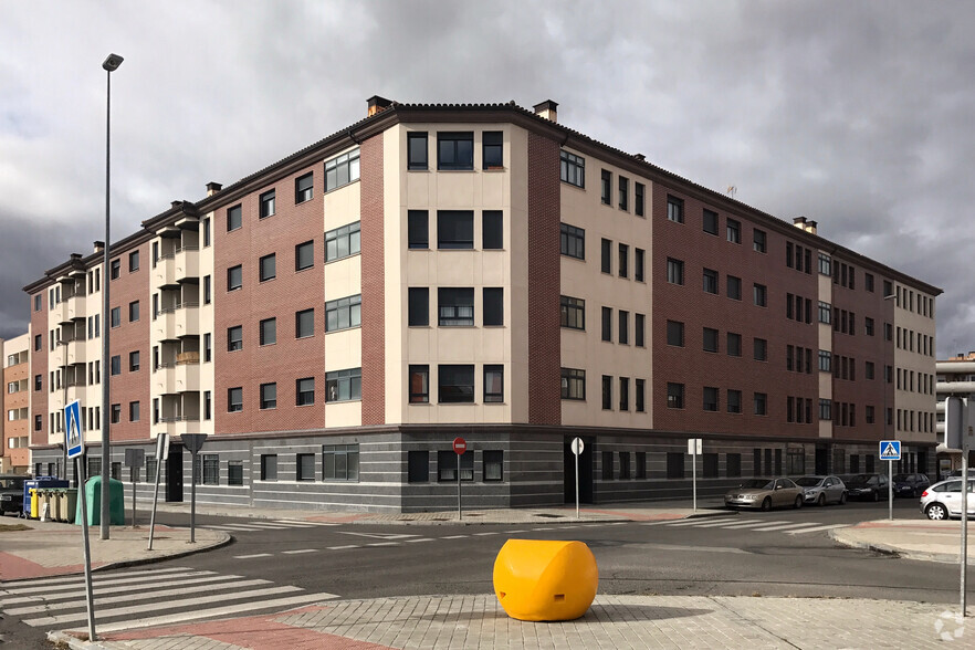 Avenida Derechos Humanos, 30, Ávila, Ávila en venta - Foto principal - Imagen 1 de 2