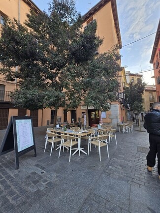 Más detalles de Plaza de Puerta Cerrada, Madrid - Local en alquiler