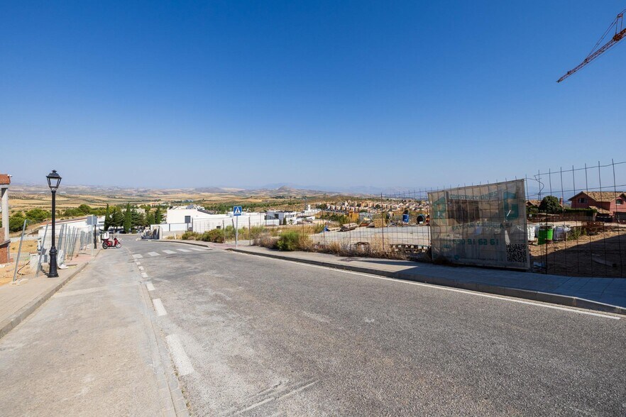 Calle Veleta, Dílar, Granada en venta - Foto del edificio - Imagen 3 de 21