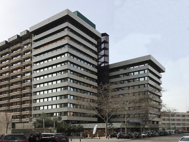 Más detalles de Calle de Orense, 70, Madrid - Local en alquiler