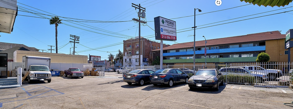 1720 S Vermont Ave, Los Angeles, CA en venta - Foto del edificio - Imagen 2 de 4