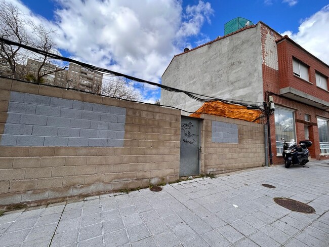 Más detalles de Calle Alamín, 87, Guadalajara - Terreno en venta