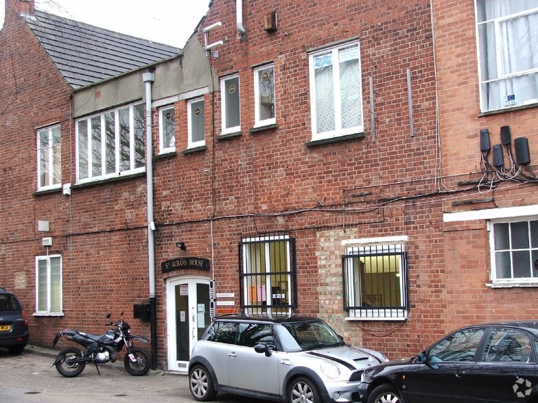 St Albans Ln, London en alquiler - Foto del edificio - Imagen 2 de 8