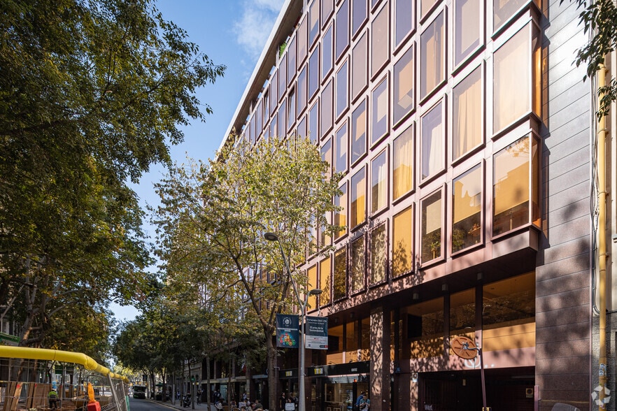 Oficina en Barcelona, Barcelona en alquiler - Foto del edificio - Imagen 2 de 4