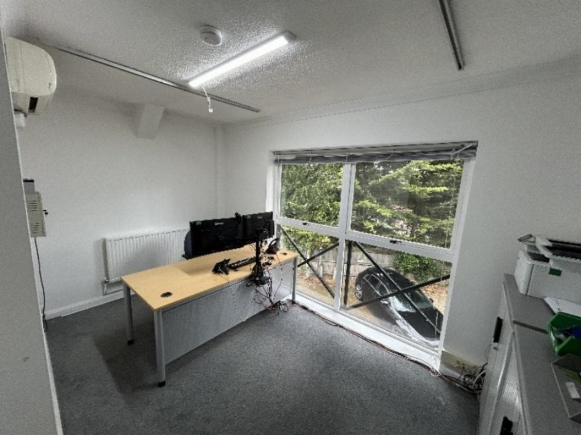 Station Rd, Great Shelford, CAM CB22 5NE - Unidad 4 - - Foto del interior - Image 1 of 5