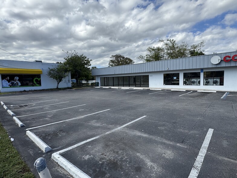 777-799 E Oakland Park Blvd, Oakland Park, FL en alquiler - Foto del edificio - Imagen 3 de 12