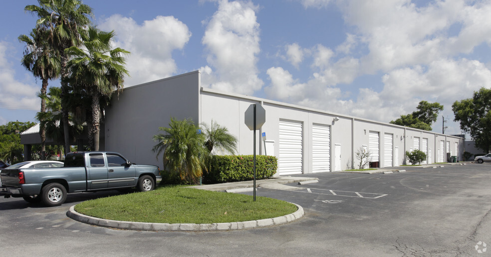 3701 SW 47th Ave, Davie, FL en alquiler - Foto del edificio - Imagen 2 de 5