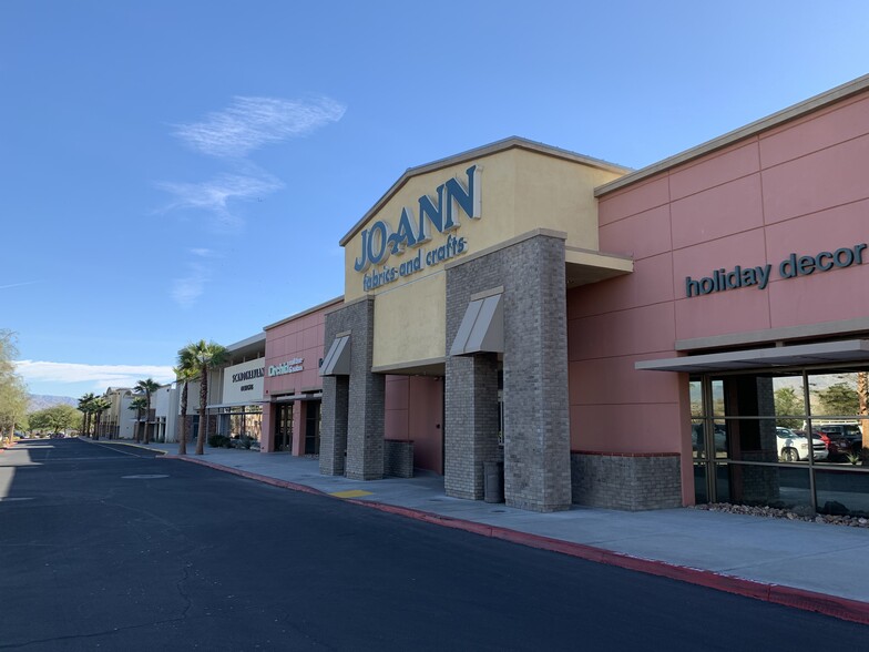 Monterey Dr, Rancho Mirage, CA en alquiler - Foto del edificio - Imagen 1 de 5