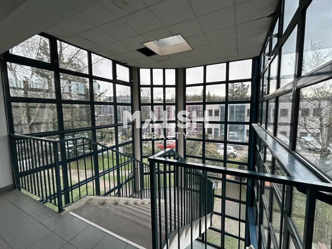 Oficina en Saint-Genis-Laval en venta Vestíbulo- Imagen 1 de 13