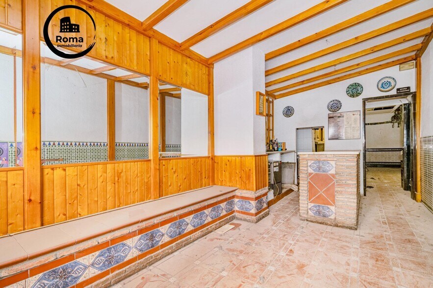 Local en Granada en venta - Foto del edificio - Imagen 2 de 29
