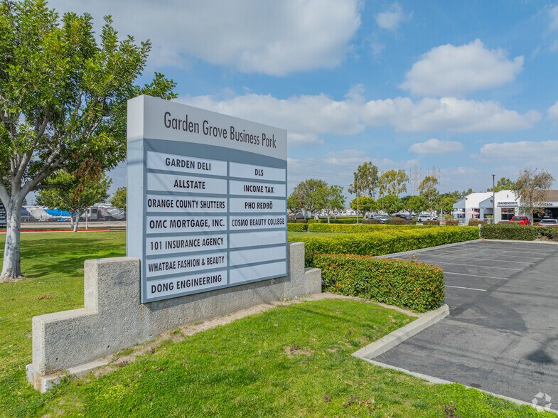 7643-7667 Garden Grove Blvd, Garden Grove, CA en alquiler - Foto del edificio - Imagen 3 de 19