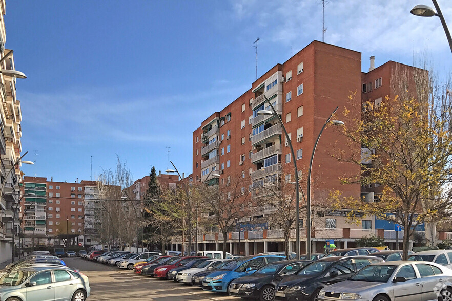 Calle Carlos Arniches, 2, Móstoles, Madrid en venta - Foto del edificio - Imagen 2 de 3