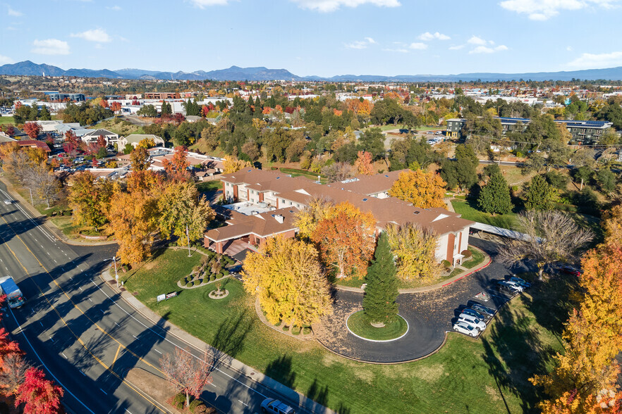 301 Hartnell Ave, Redding, CA en venta - Foto del edificio - Imagen 2 de 27