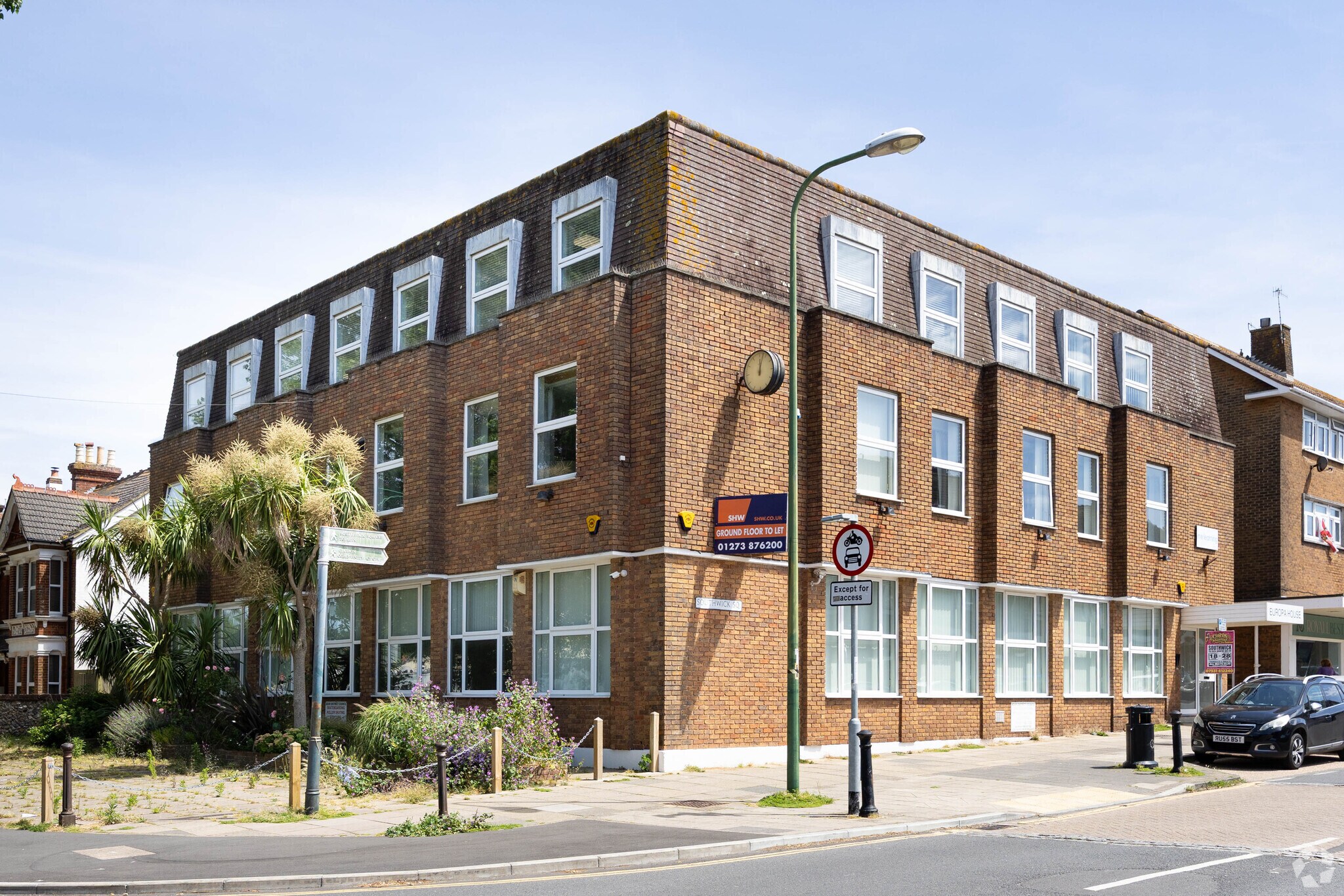46-50 Southwick Sq, Southwick en alquiler Foto principal- Imagen 1 de 3