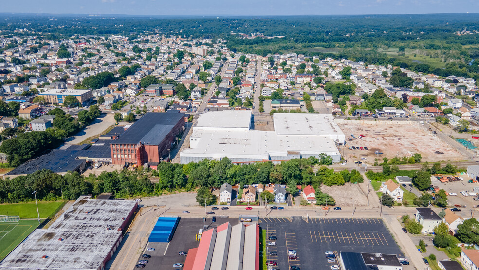 1159-1193 Broad St, Central Falls, RI en alquiler - Foto del edificio - Imagen 3 de 10