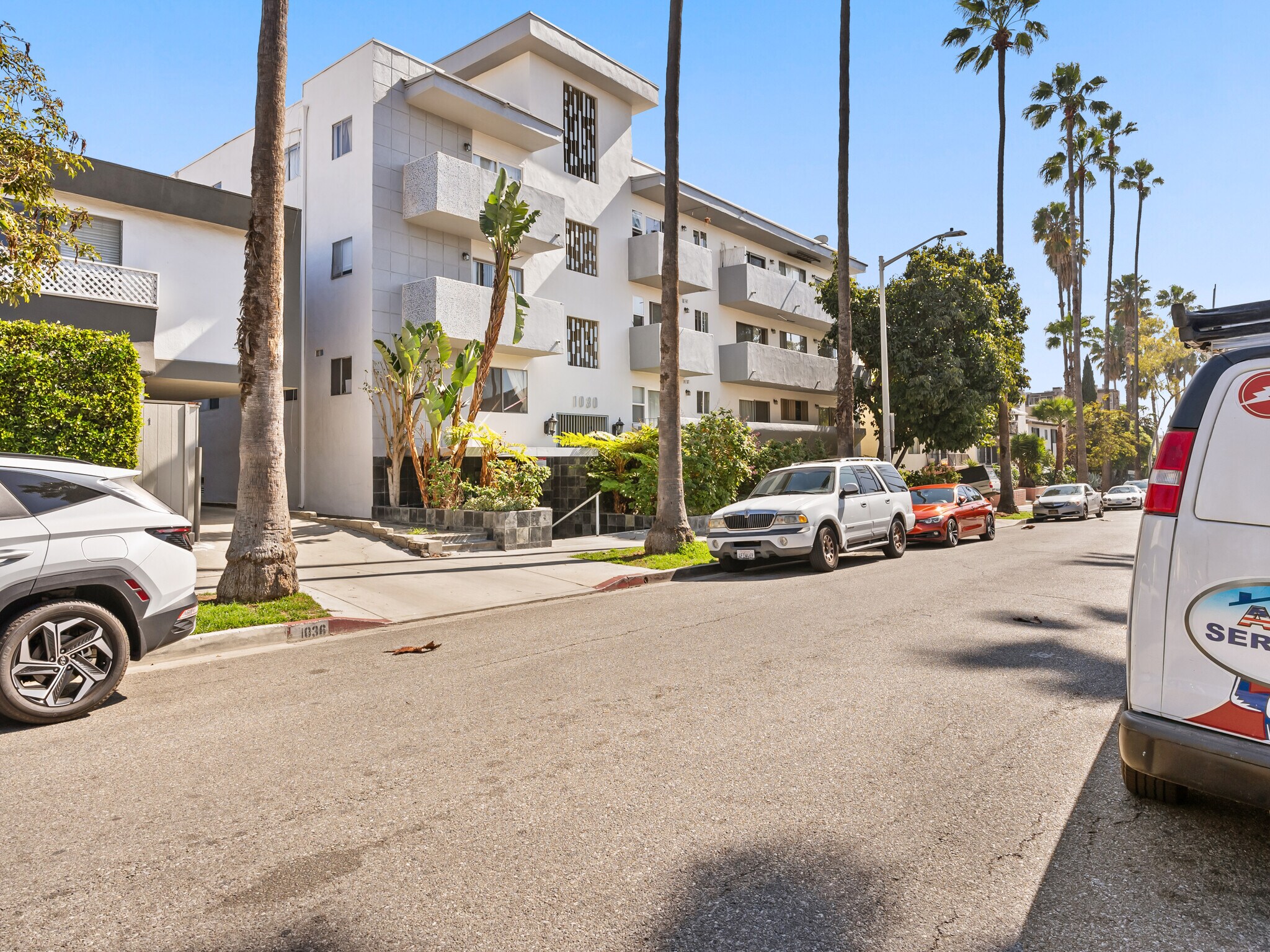 1030 N Orange Grove Ave, Los Angeles, CA en venta Foto del edificio- Imagen 1 de 1