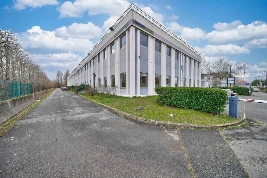 4 Allée Du Cantal, Lisses en alquiler - Foto del edificio - Imagen 3 de 11