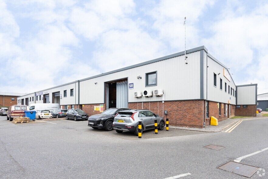 58-66 Hammonds Dr, Eastbourne en alquiler - Foto principal - Imagen 1 de 3