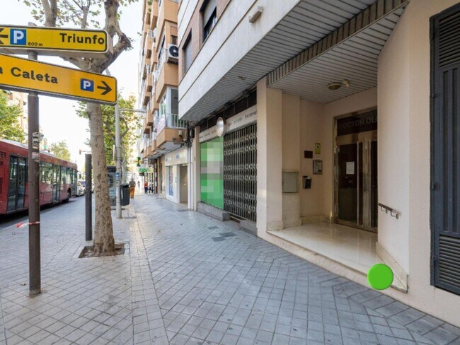 Más detalles de Avenida Doctor Olóriz, 5, Granada - Local en venta