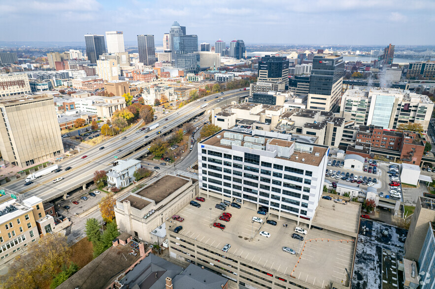 210 E Gray St, Louisville, KY en alquiler - Vista aérea - Imagen 3 de 7