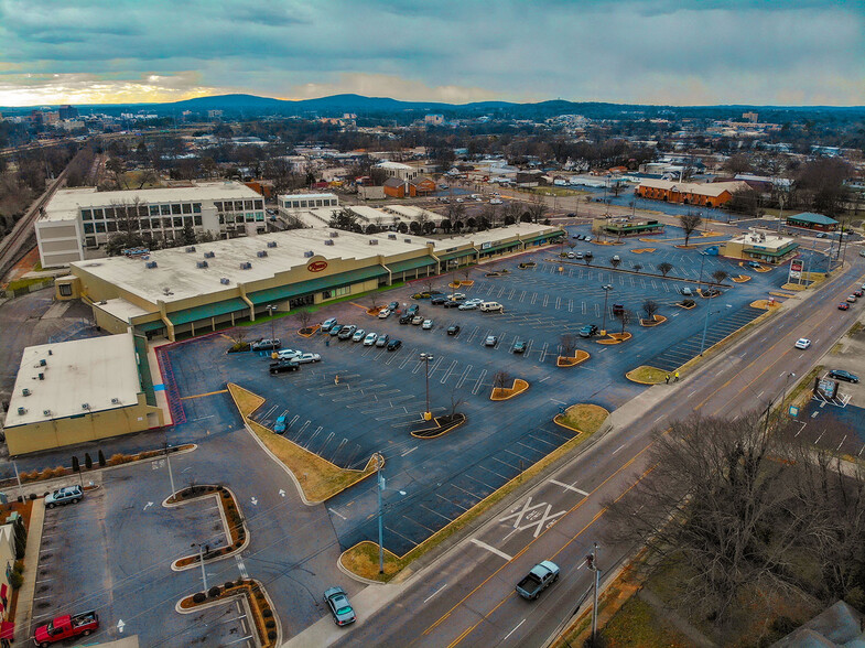 200 NE Oakwood Ave, Huntsville, AL en alquiler - Foto del edificio - Imagen 3 de 4