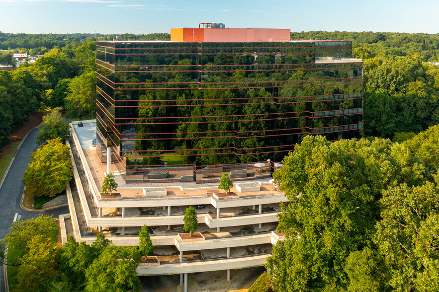 9040 Roswell Rd, Atlanta, GA en alquiler - Foto del edificio - Imagen 3 de 12