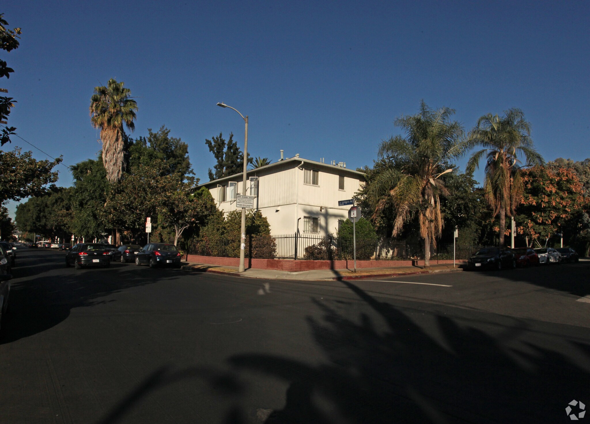 6705 De Longpre Ave, Los Angeles, CA en venta Foto principal- Imagen 1 de 1