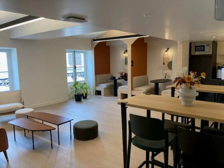 37 Rue Marie-Éléonore De Bellefond, Paris en alquiler - Foto del edificio - Imagen 2 de 6